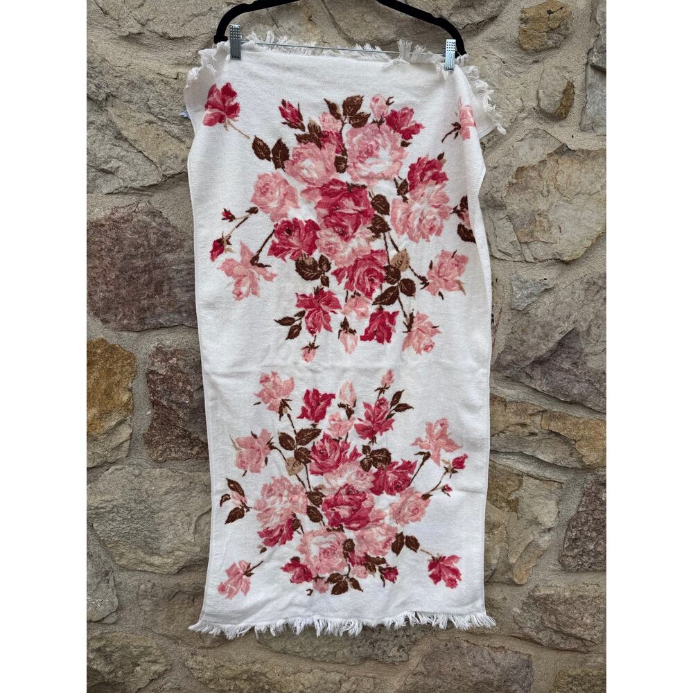 Vintage Sears harmony house pink rose bath towel